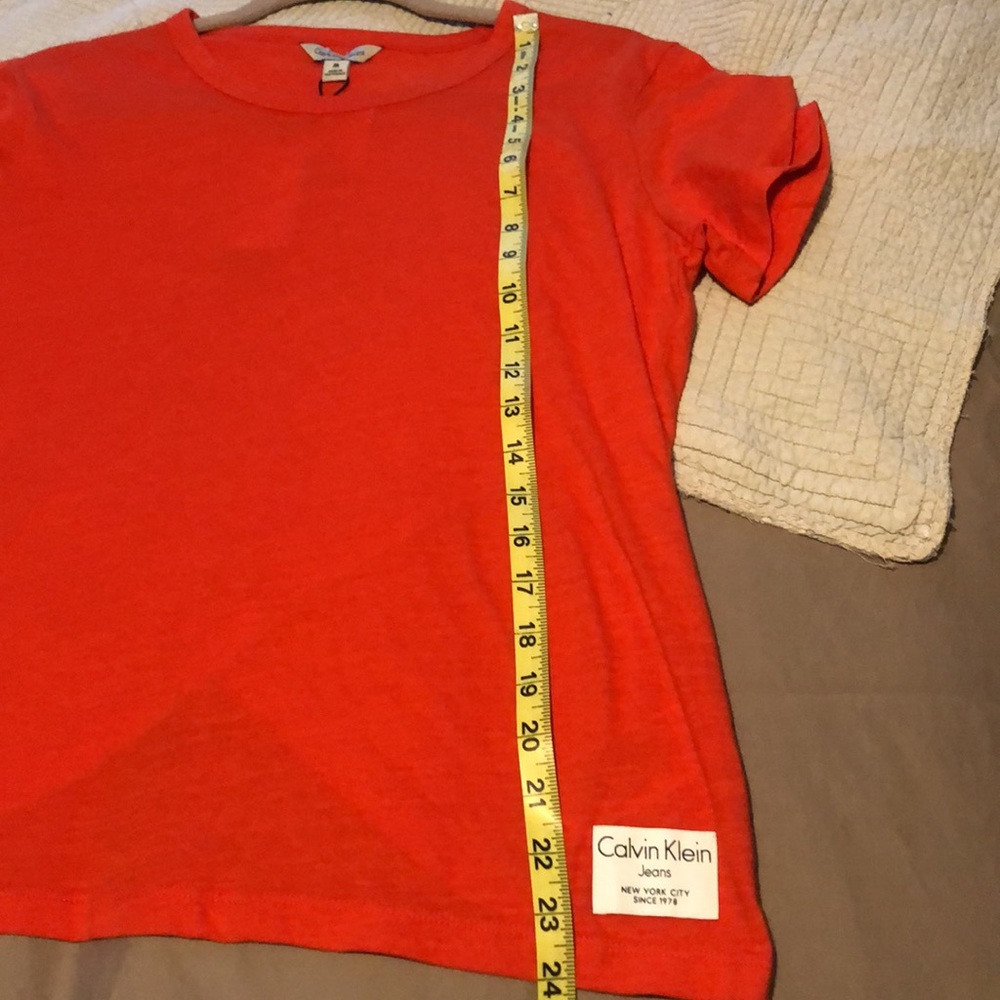 Split-back Tee - Picture 6 of 8